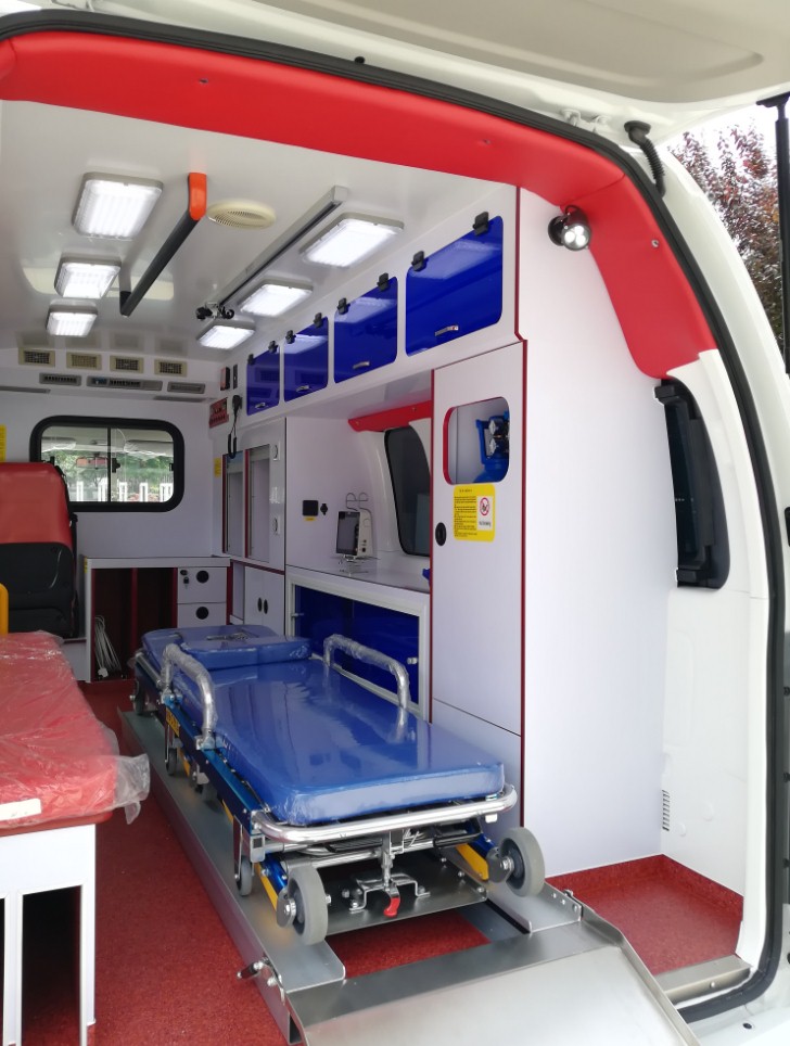 Ambulance de transport de voiture d'ambulance de surveillance médicale à mi-toit à vendre